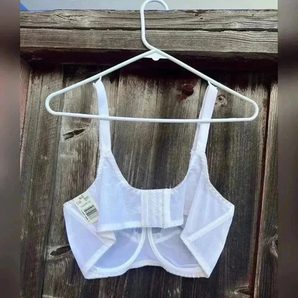 Vintage Bali Underwire Bra Made in US
Dead stock New With Tag - Picture 2 of 4
